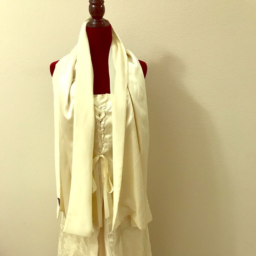 Masquerade Cream Prom Dress Size 11/12 👗